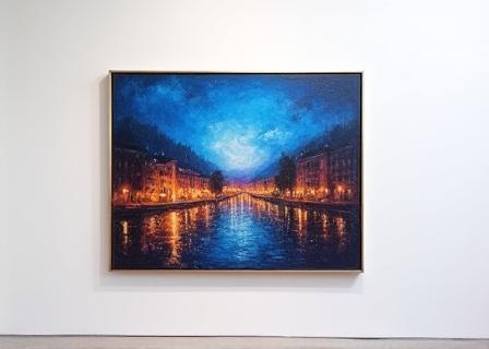 Abstraktes Gemälde an einer weißen Galeriewand